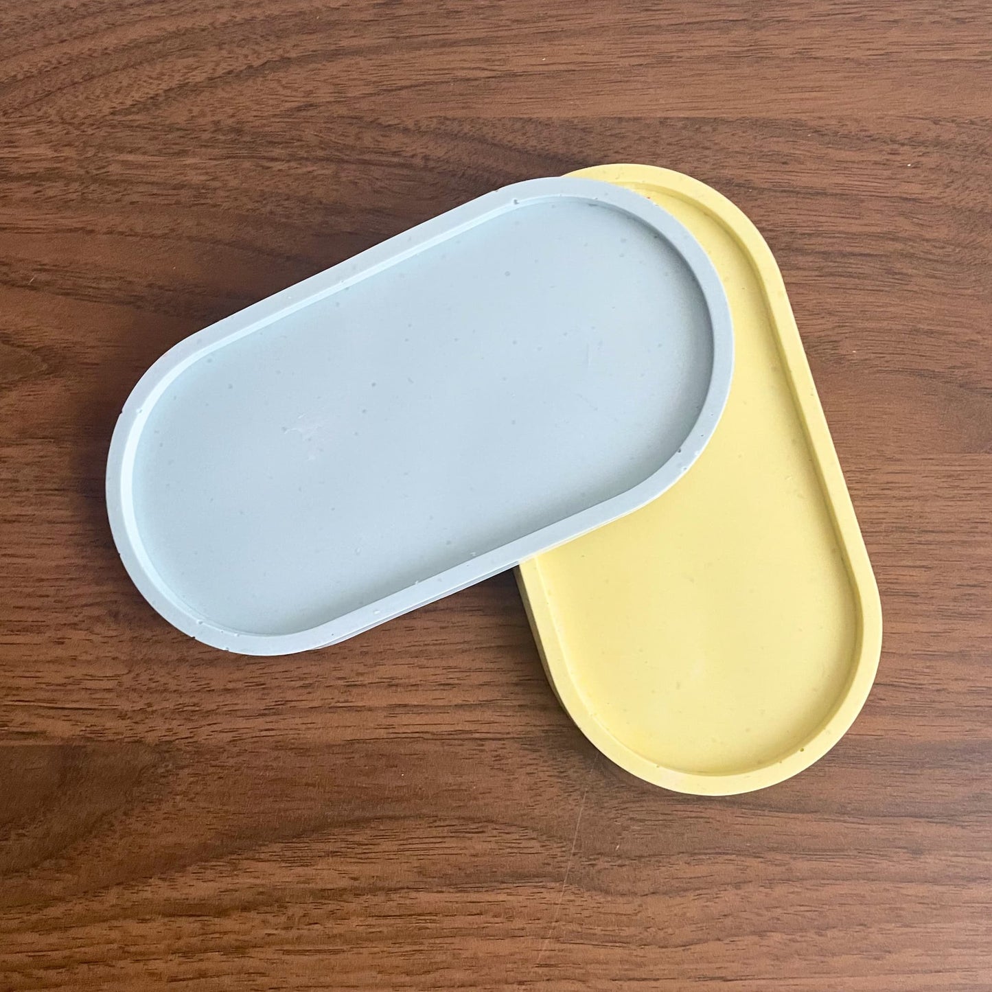 Oval Serenity – Bandeja Decorativa em Jesmonite