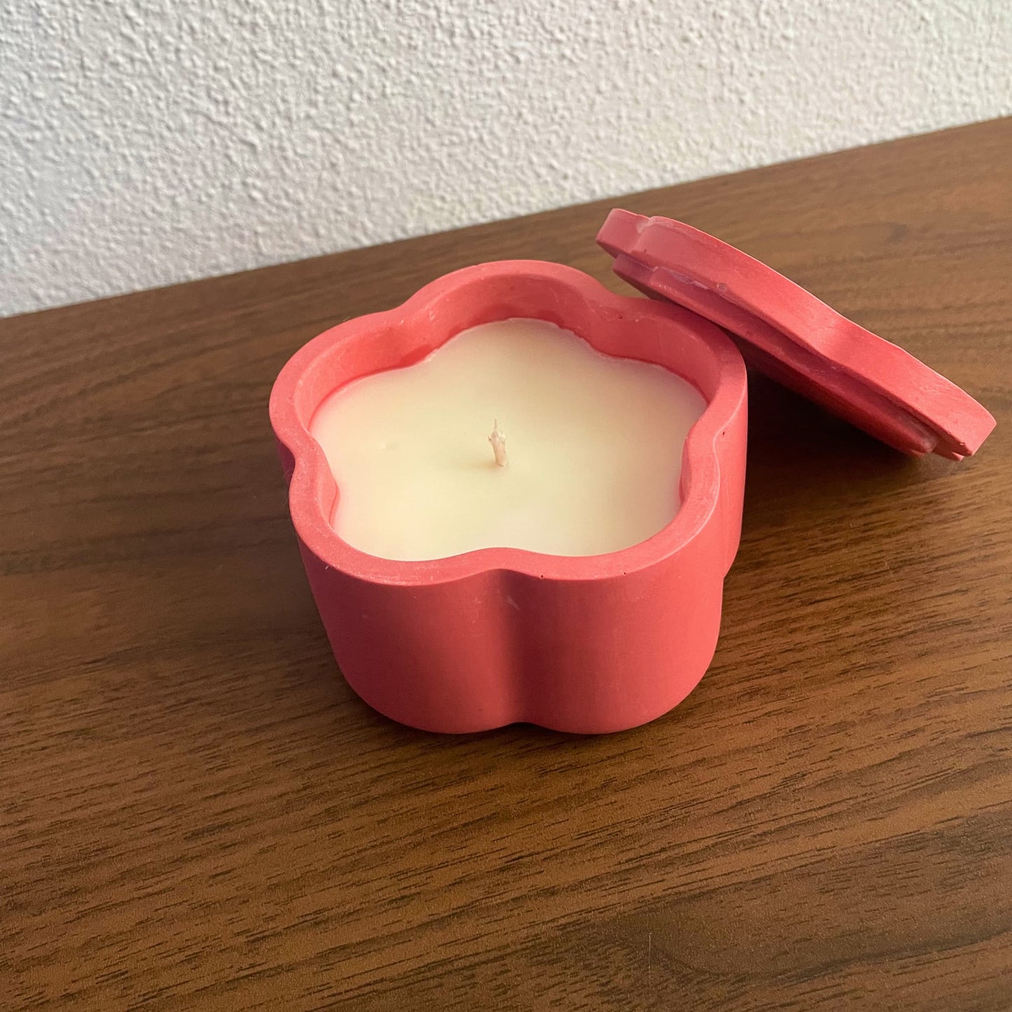 Flora Flame — Vela Aromática Artesanal em Frasco Floral